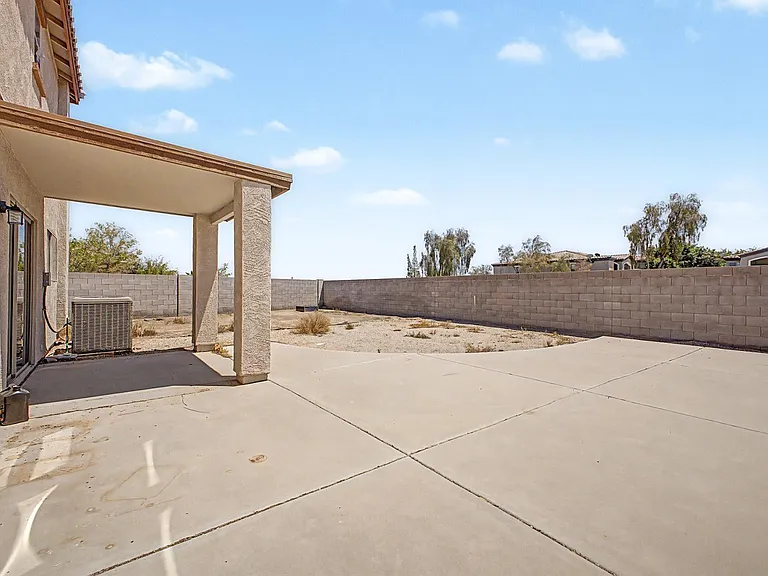 559 W Viola St — Photo 36