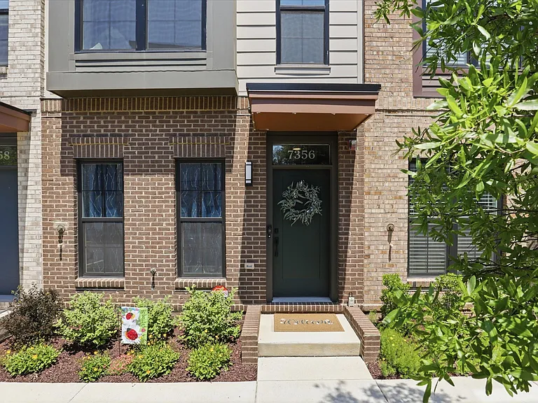 7356 Blade Dr — Photo 2