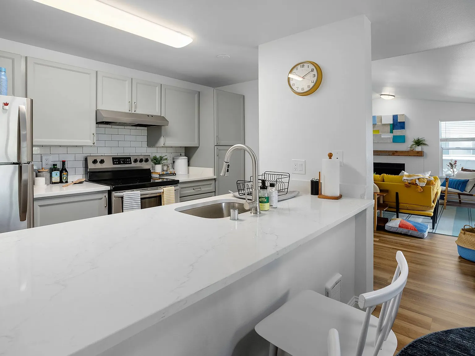 Dockside Apartments — Photo 2