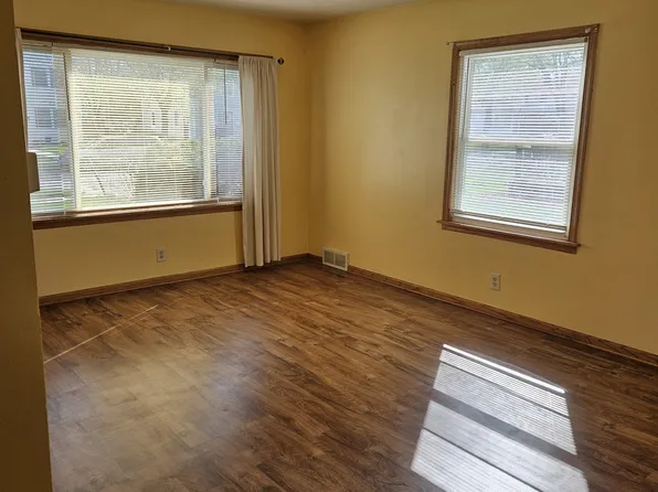 4610 W Tripoli Ave, Milwaukee, WI 53220