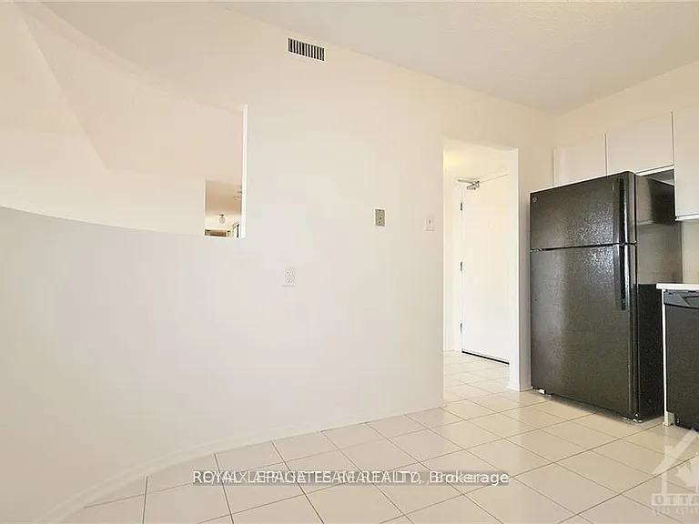 200 Lafontaine Ave #304 — Photo 6