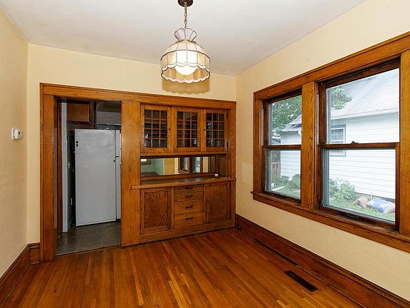 3rd image of 1360 Lafond Ave