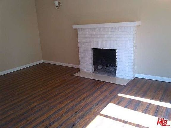 5th image of 957 N Arrowhead Ave