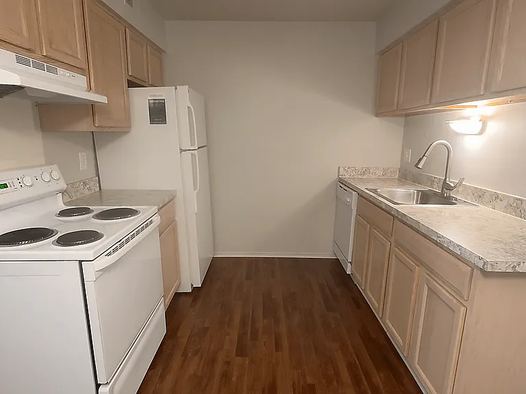 Prentiss Pointe Apartments — Photo 267