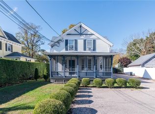 75 Caswell St, Narragansett, RI 02882
