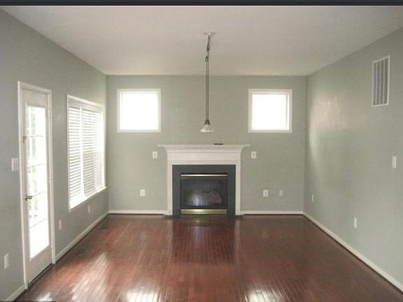 Family Room/ Gas Fireplace 