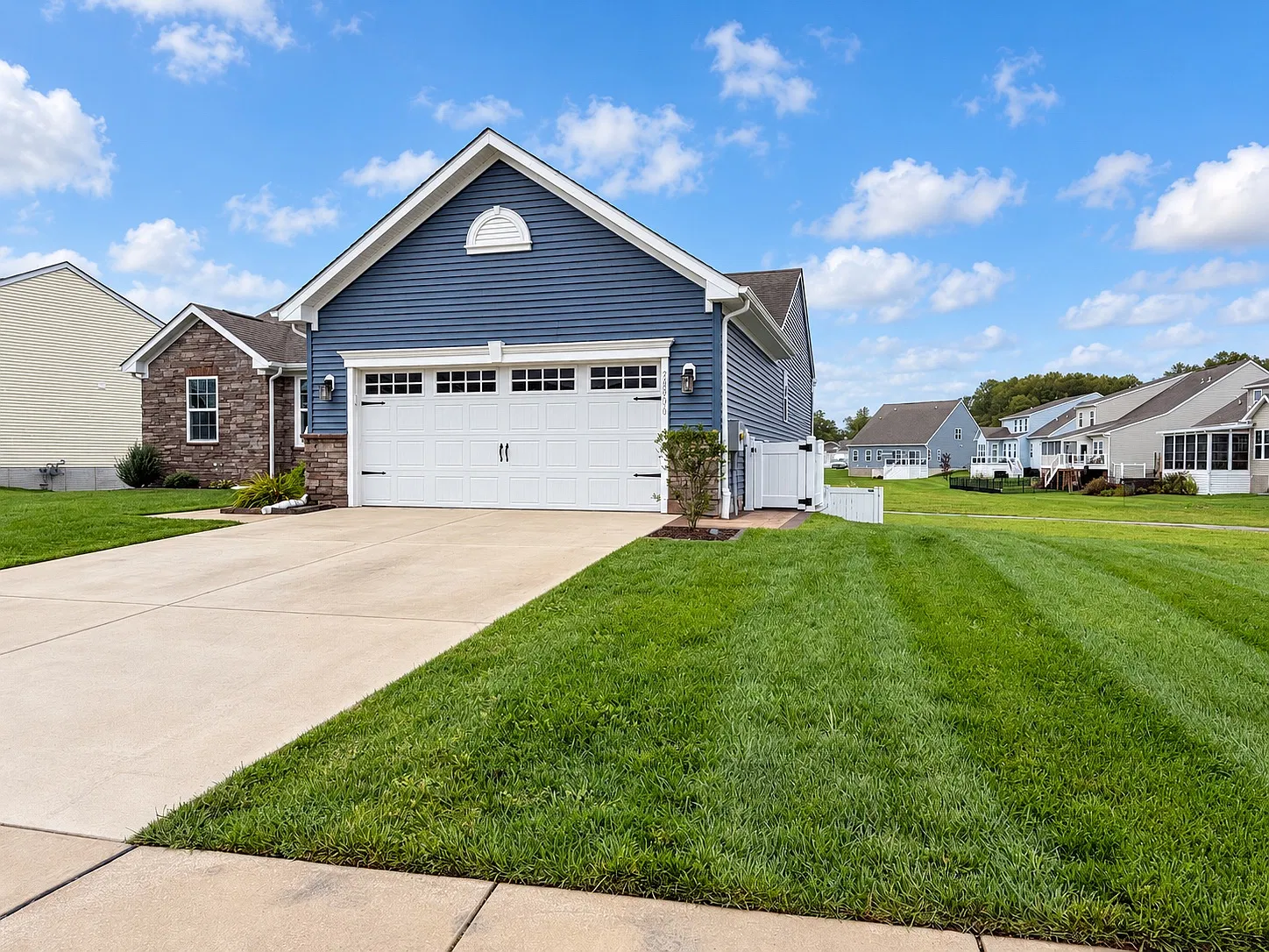 4 bed, 2688 sqft, $3,350 — Photo 4