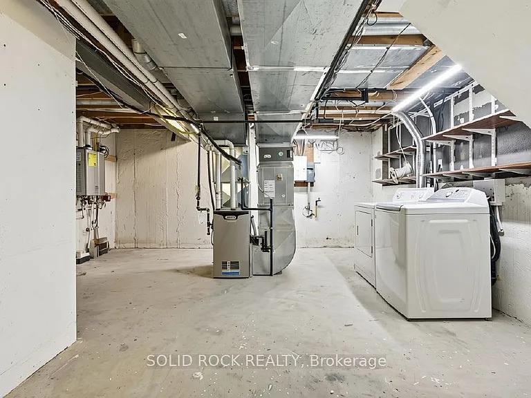 2158 Fillmore Cres — Photo 19