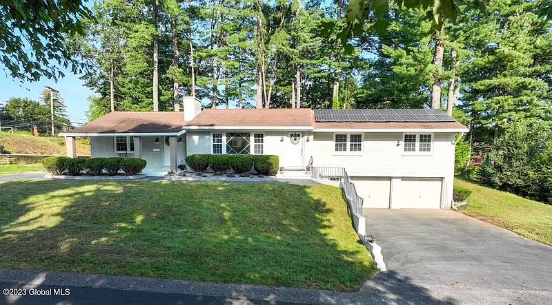 2nd image of 18 Witte Road