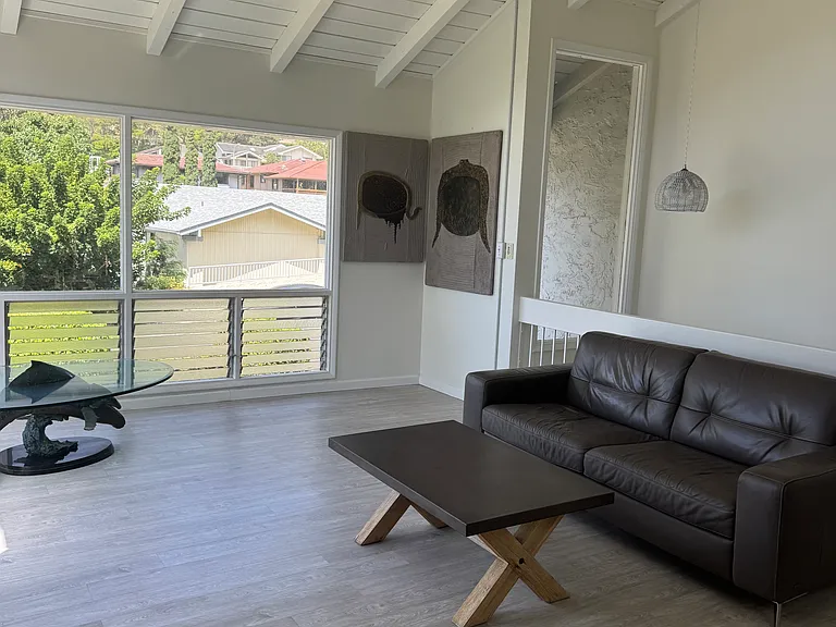 927 Hahaione St — Photo 3