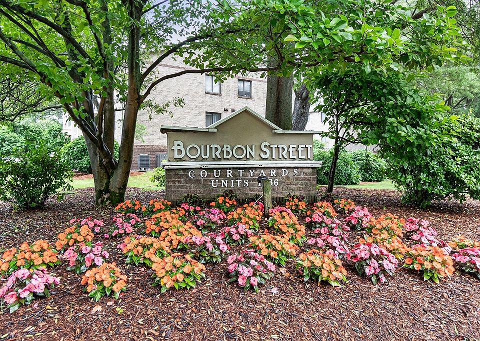 1st image of 14 Bourbon St APT 30