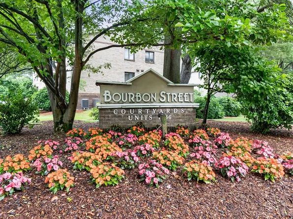 14 Bourbon St APT 30, Peabody, MA 01960