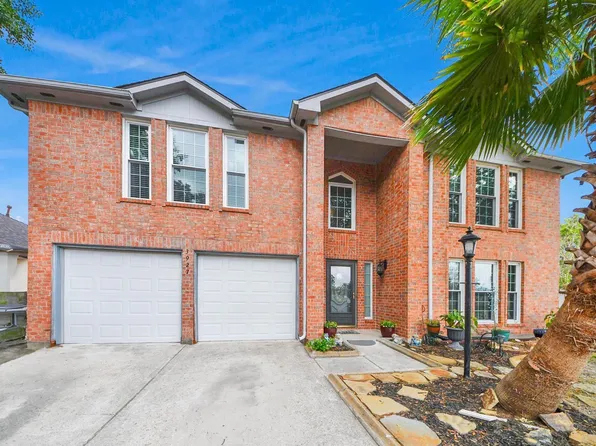 3927 Village Well Dr, Humble, TX 77396