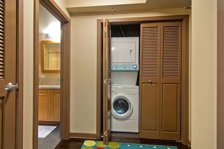 1st image of 170 King St Unit 709