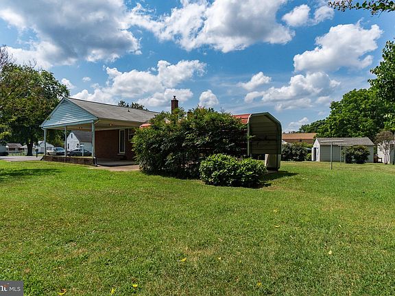 3rd image of 1309 Westview Dr