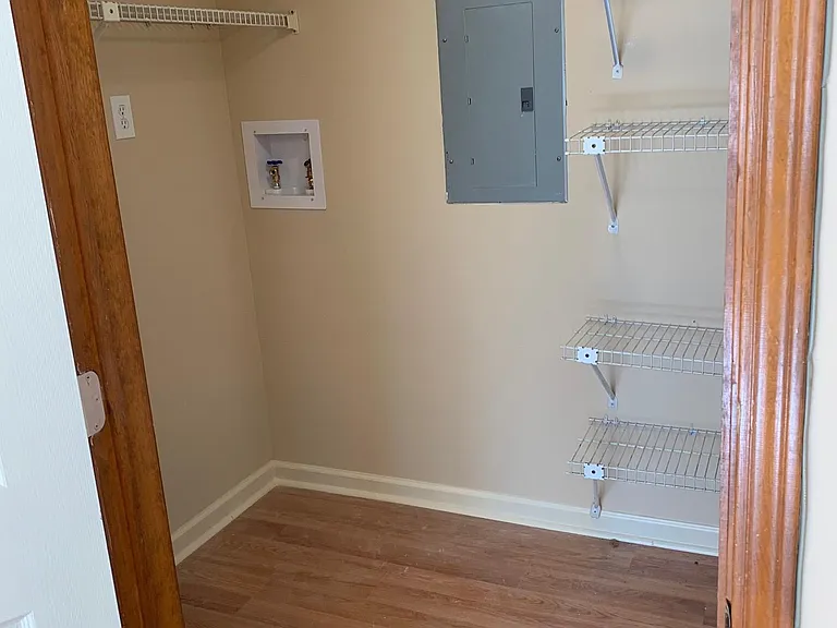 9634 Williamsburg Dr — Photo 6