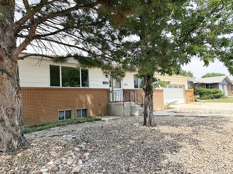 1501 Stuart St — Photo 1
