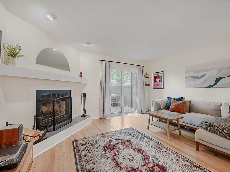 3015 Edison Ct — Photo 11