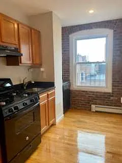 3 bed, $4,200 — Photo 2