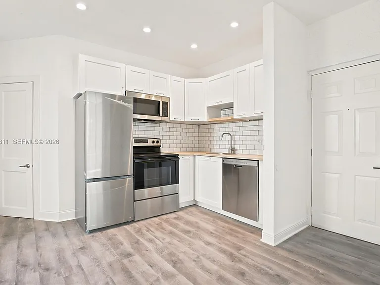 934 Michigan Ave #209 — Photo 4