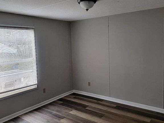 2nd image of 21 Flintwood Dr