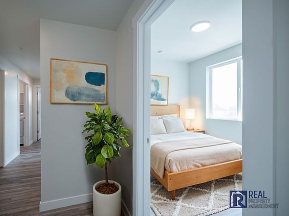 5th image of 2746 Judy St #30