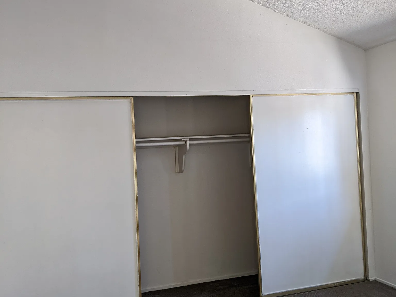 1 bed, 850 sqft, $2,300 — Photo 4