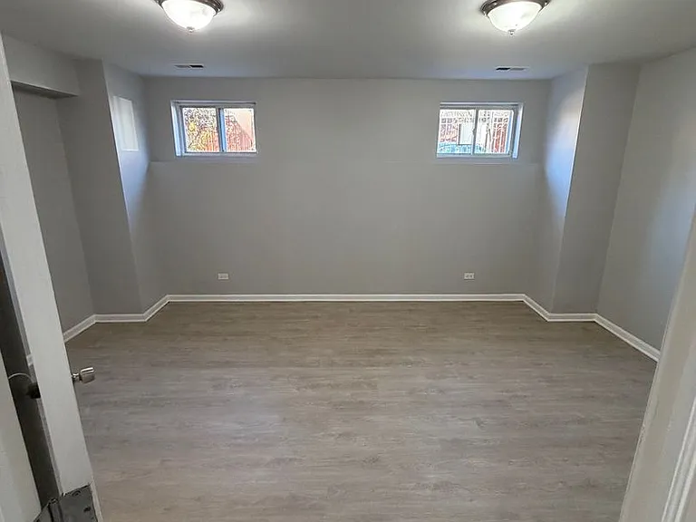 7808 S Greenwood Ave #1 — Photo 4