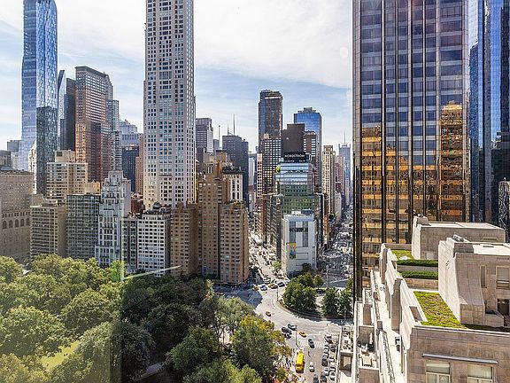 3rd image of 25 Central Park W APT 27J