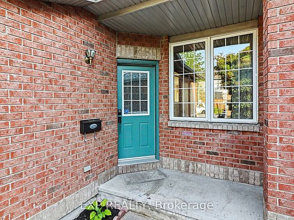 4th image of 203 Duntroon Cir