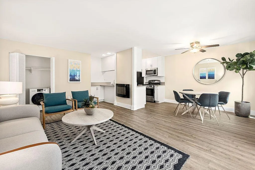 Casa De Marina Apartments — Photo 1