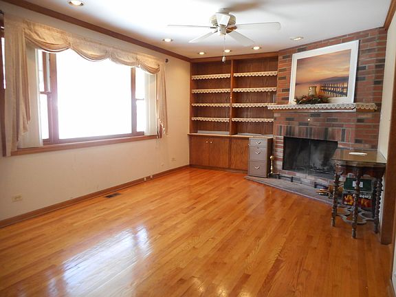 5th image of 6048 N Christiana Ave