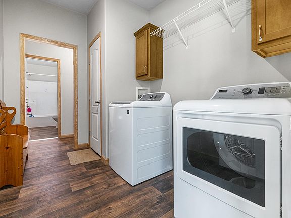 5th image of 3583 Pine Ridge Rd