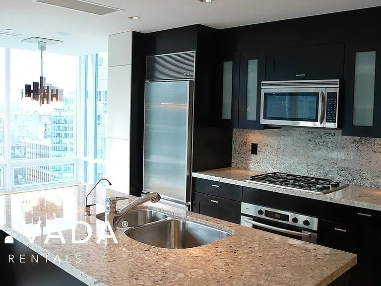 590 Nicola St #2304 — Photo 7