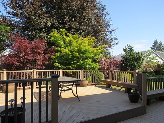 Fantastic Back Yard Deck