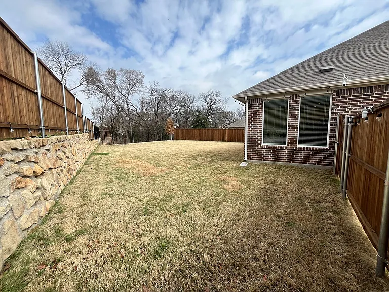10016 Warlander Dr — Photo 17