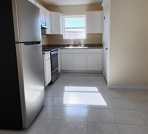 4th image of 118 Grass Valley Rd #112