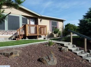 2213 S Dennis St, Kennewick, WA 99337