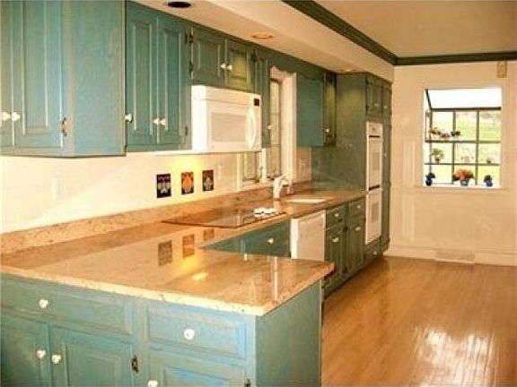 3rd image of 95 Foxwood Ln