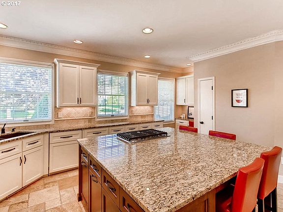 5th image of 17609 SE Fisher Dr