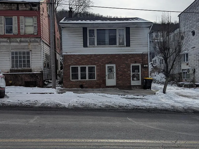 25-27 E Main St — Photo 1