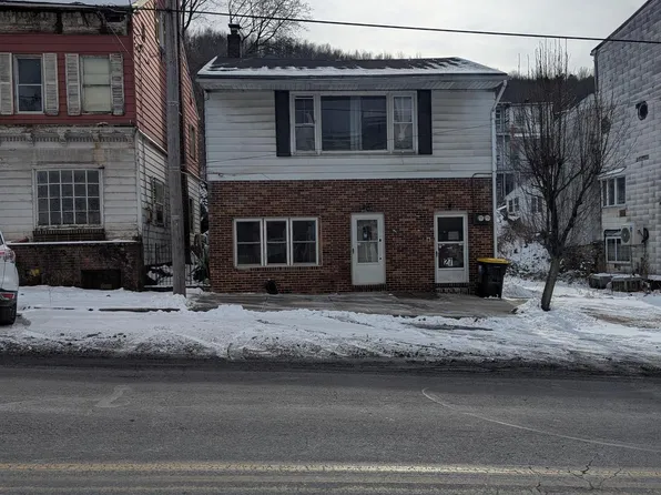 25-27 E Main St, Girardville, PA 17935