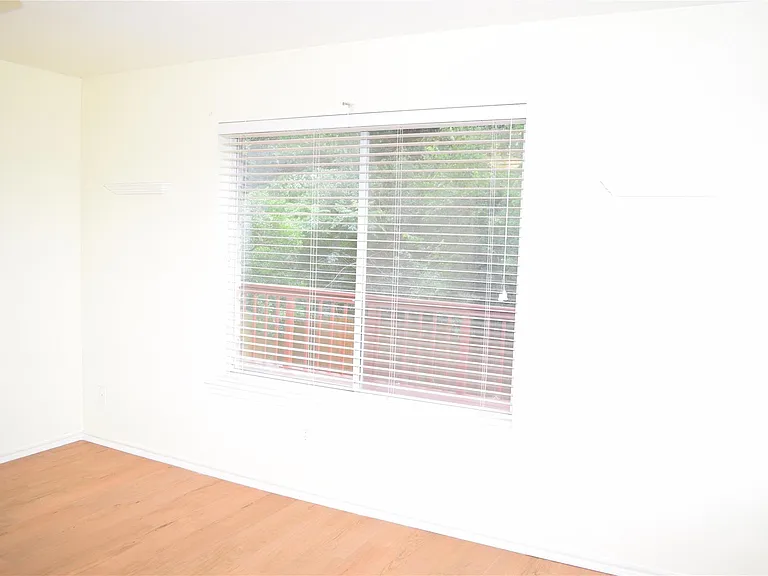 2418 Willow Way — Photo 13