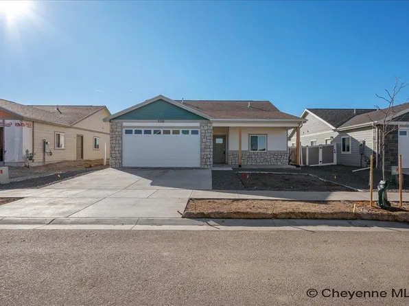 2316 Blue Norther Ln, Cheyenne, WY 82007