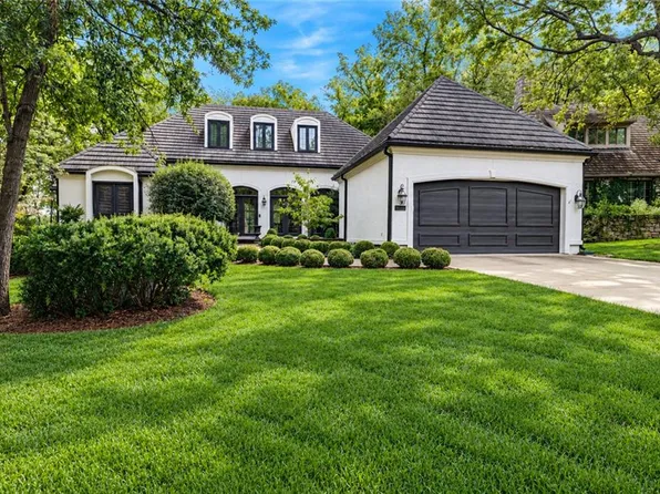 16755 S Village Dr, Belton, MO 64012