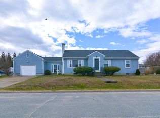 5 Evergreen Ave, Tiverton, RI 02878