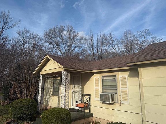 3rd image of 4744 Percy Rd