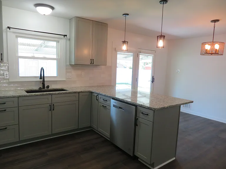 7895 Pavilion Dr — Photo 13