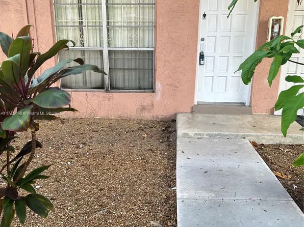 10764 N Kendall Dr APT I3, Miami, FL 33176