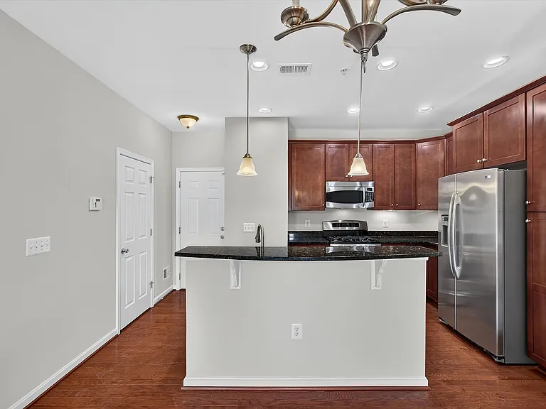 43845 Centergate Dr — Photo 10